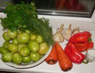 Фаршированные зеленые помидоры: рецепты с фото Помидоры на зиму фаршированные хреном и морковью